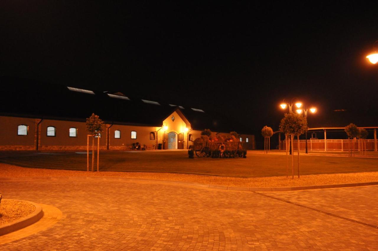Bed and Breakfast Lando Тарновске-Гуры Экстерьер фото